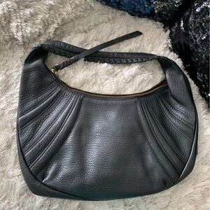 Kenneth Cole Black Pebbled Pochette Leather Bag